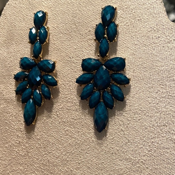 Elegant Blue Lapis Gemstones set in Ornate Gold, by Amrita Singh - Picture 5 of 10